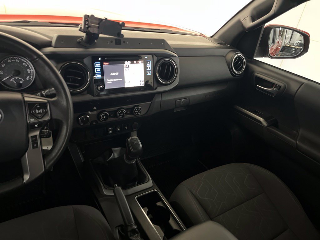 Used 2018 Toyota Tacoma TRD Off-Road AWD/4WD image 32
