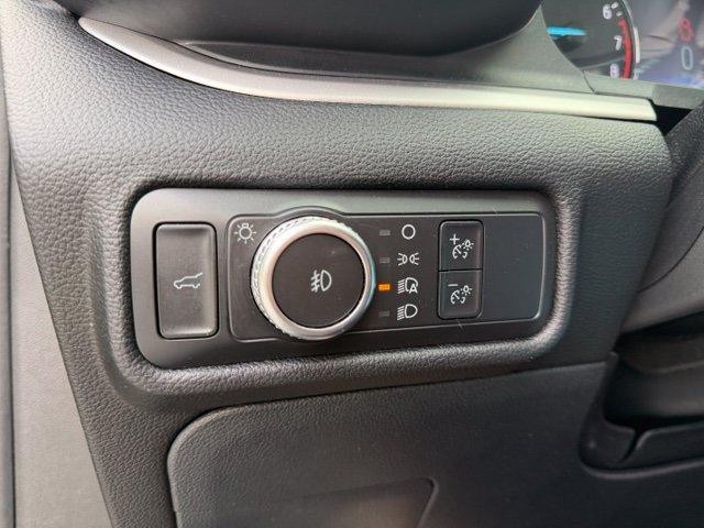 Used 2022 Ford Explorer XLT w/ Equipment Group 202A AWD/4WD image 19