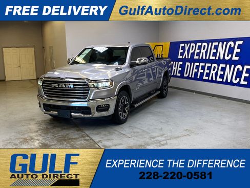 Used 2025 RAM 1500 Laramie AWD/4WD image 4