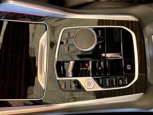 Used 2024 BMW X6 xDrive40i w/ Premium Package image 15