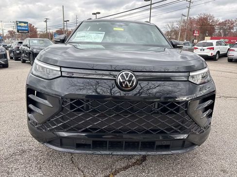 New 2026 Volkswagen Tiguan SE R-Line image 9