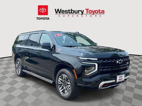 Used 2025 Chevrolet Suburban Z71 AWD/4WD image 1