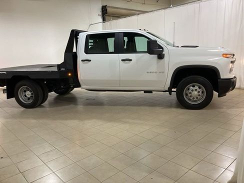 Used 2025 Chevrolet Silverado 3500 W/T image 6