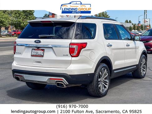 Used 2017 Ford Explorer Platinum AWD/4WD image 4