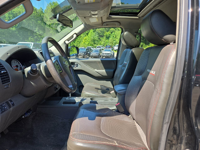 Used 2012 Nissan Frontier PRO-4X w/ Pro-4x Luxury Pkg AWD/4WD image 2