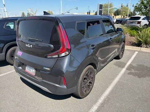 Used 2023 Kia Soul EX image 4