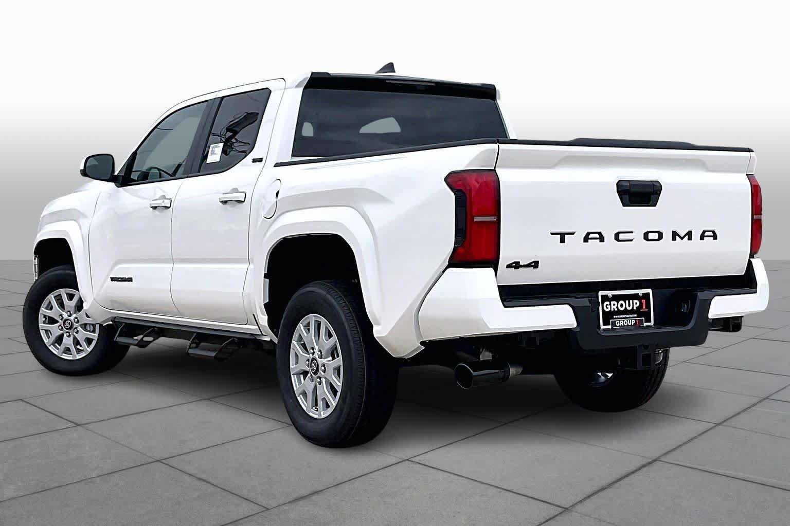 Certified 2026 Toyota Tacoma SR5 AWD/4WD image 11