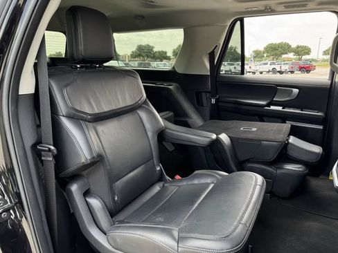 Used 2025 Ford Expedition Max Platinum AWD/4WD image 30