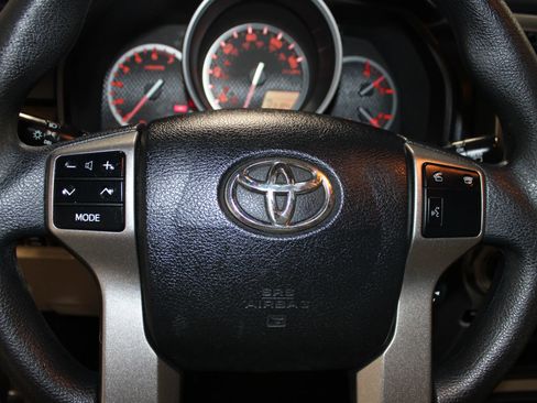 Used 2012 Toyota 4Runner SR5 w/ Convenience Pkg RWD image 18