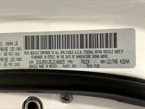 Used 2020 RAM 2500 Tradesman w/ Chrome Appearance Group image 19