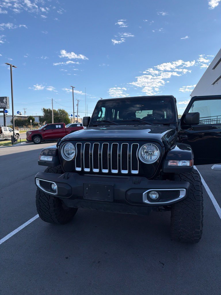 Used 2019 Jeep Wrangler Unlimited Sahara AWD/4WD image 2