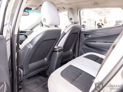 Used 2020 Chevrolet Bolt LT FWD image 28