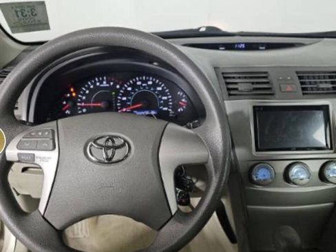 Used 2009 Toyota Camry LE image 11