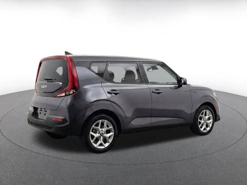 Used 2025 Kia Soul LX w/ LX Technology Package FWD image 8