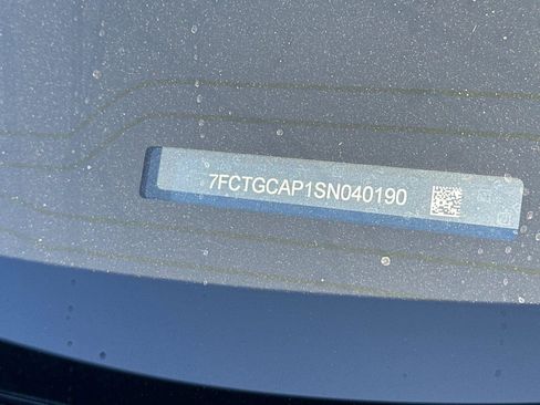 Used 2025 Rivian R1T Premium image 7