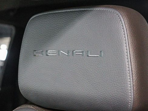 Used 2021 GMC Sierra 1500 Denali w/ Denali Ultimate Package AWD/4WD image 26
