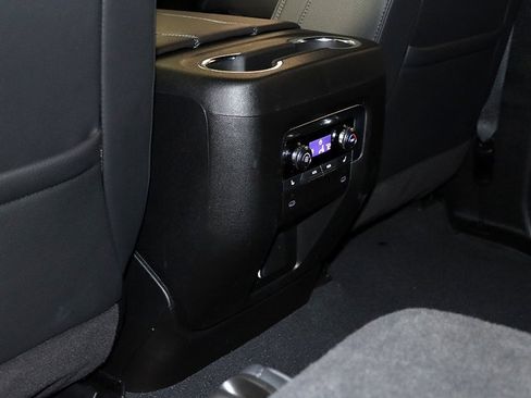 Used 2025 GMC Yukon Denali image 16