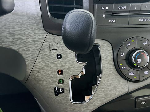 Used 2011 Toyota Sienna LE image 23