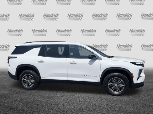Used 2024 Chevrolet Traverse LT w/ LPO, Floor Liner Package FWD image 10