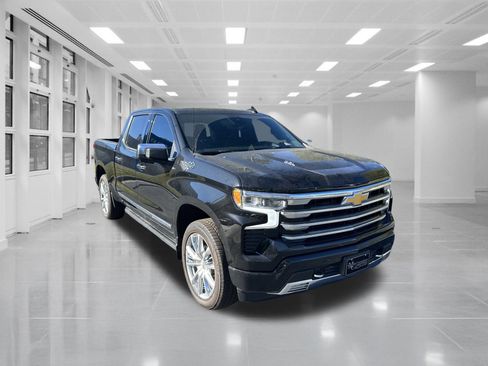 New 2025 Chevrolet Silverado 1500 High Country AWD/4WD image 3