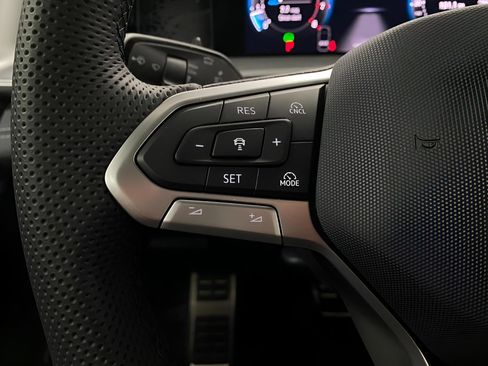 New 2026 Volkswagen Tiguan SE R-Line image 12