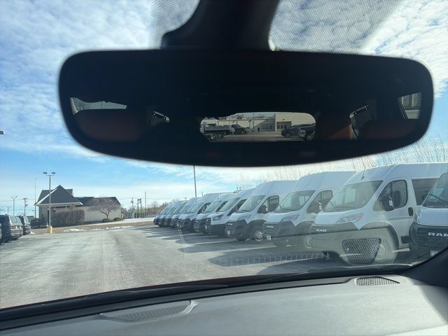 Used 2024 Chrysler Pacifica Pinnacle FWD image 19