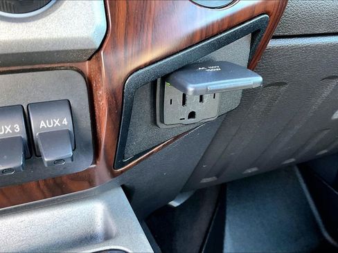 Used 2016 Ford F250 Lariat w/ Lariat Ultimate Package image 30