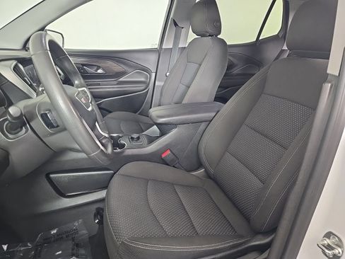 Used 2024 GMC Terrain SLE FWD image 8