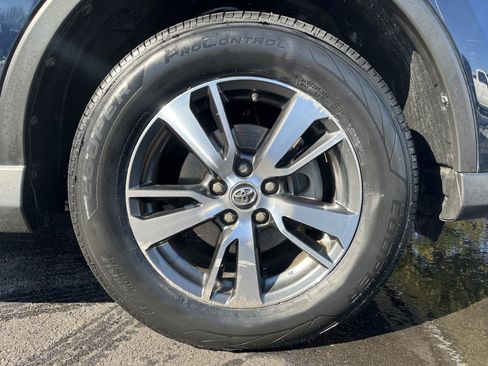 Used 2018 Toyota RAV4 XLE image 13