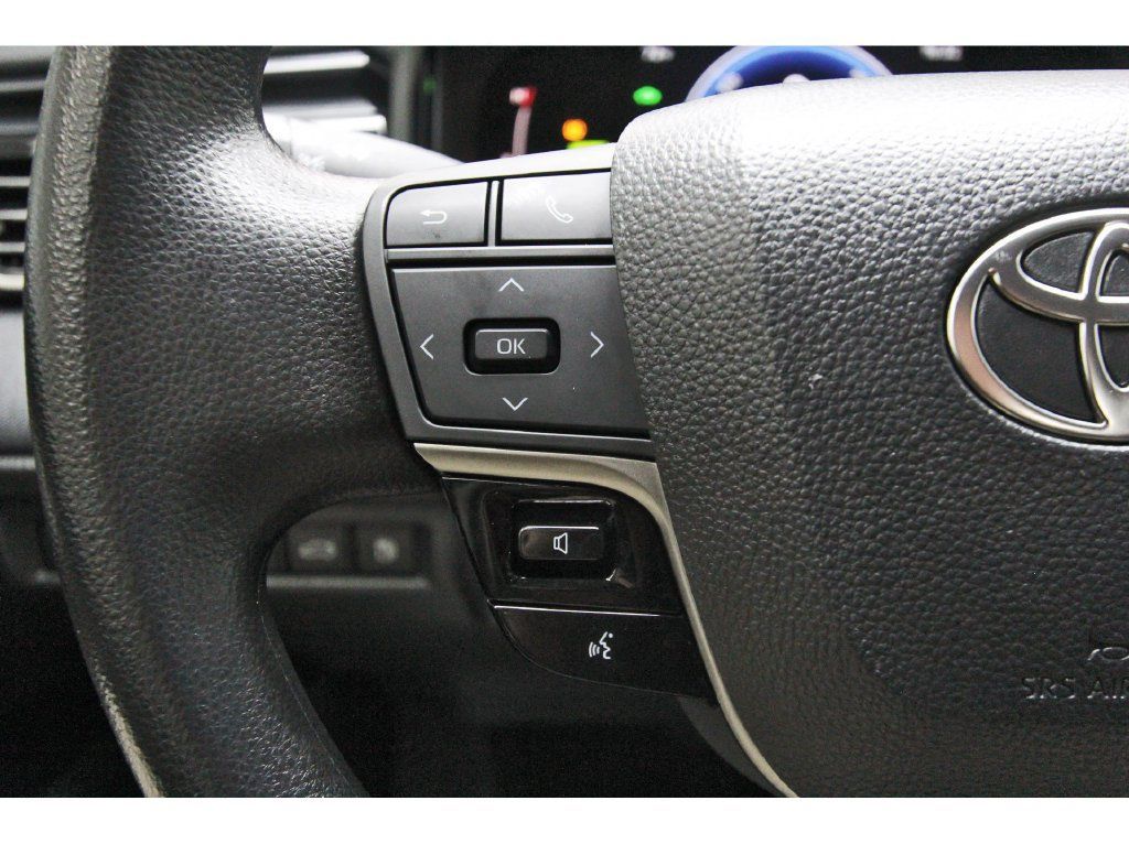 Used 2025 Toyota Camry LE FWD image 20