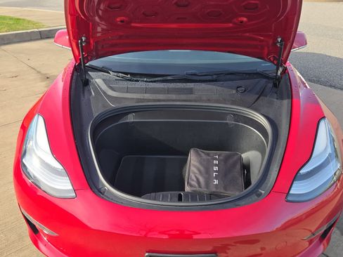 Used 2018 Tesla Model 3 Long Range image 4