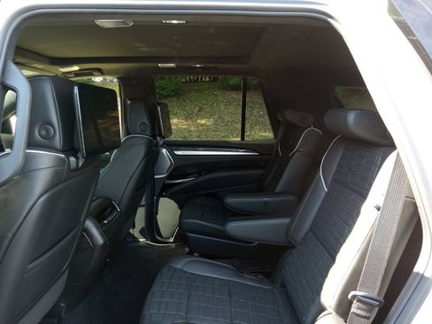 Used 2026 Cadillac Escalade V w/ LPO, ONYX Package AWD/4WD image 24
