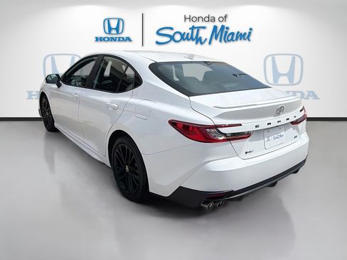 Used 2026 Toyota Camry SE FWD image 5