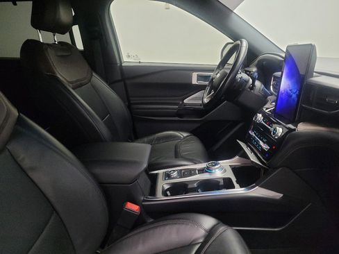 Used 2021 Ford Explorer Platinum w/ Equipment Group 601A image 21