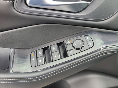 Used 2023 Nissan Rogue SV w/ SV Premium B Package FWD image 27