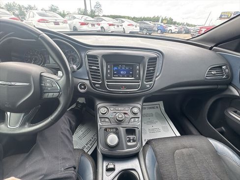 Used 2016 Chrysler 200 S FWD image 15