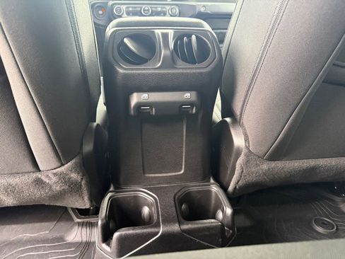 Used 2021 Jeep Gladiator Sport image 17