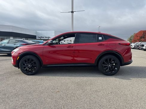 New 2026 Buick Envista Sport Touring image 2