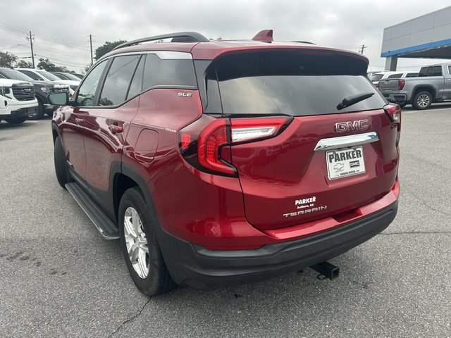 Used 2022 GMC Terrain SLE w/ Driver Convenience Package FWD image 2