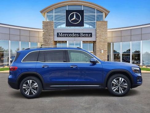 New 2026 Mercedes-Benz GLB 250 4MATIC image 5