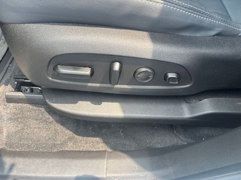 Used 2020 Buick Enclave Premium w/ Sun and Sites Package FWD image 6