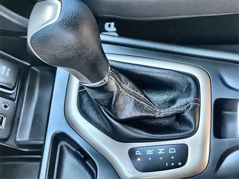 Used 2016 Jeep Cherokee Latitude w/ Comfort & Sound Group image 16