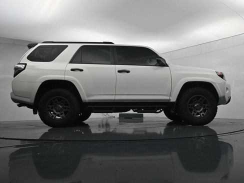 Used 2020 Toyota 4Runner Venture w/ Moonroof Package AWD/4WD image 34