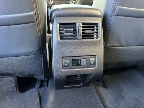 Used 2024 Mitsubishi Outlander SEL image 23