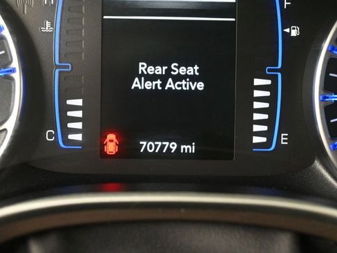 Used 2023 Chrysler Voyager LX FWD image 35