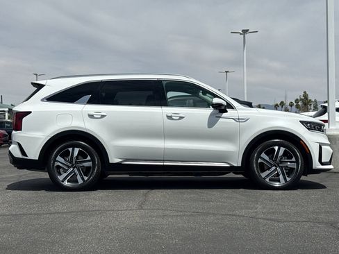 Certified 2024 Kia Sorento SX Prestige AWD/4WD image 2