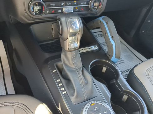 Used 2024 Ford Bronco Wildtrak image 55