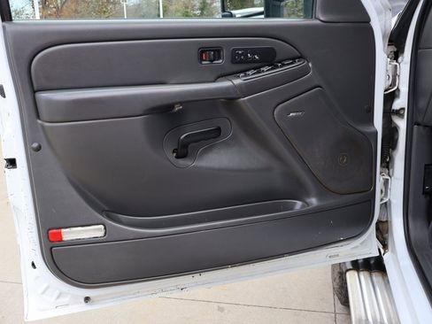 Used 2003 Chevrolet Silverado 2500 LS w/ Skid Plate Package image 11