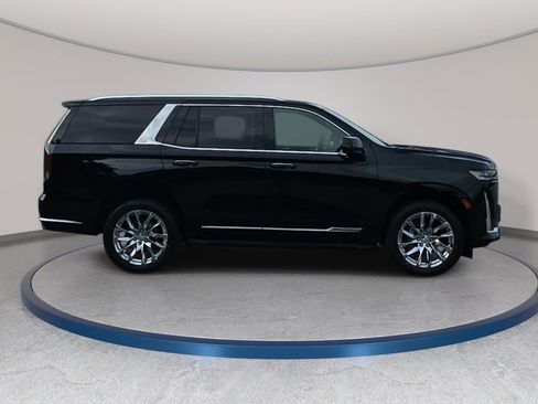 Used 2022 Cadillac Escalade Premium Luxury w/ LPO, Radiant Package AWD/4WD image 4