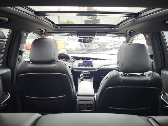 Used 2021 Cadillac XT4 Premium Luxury AWD/4WD image 5